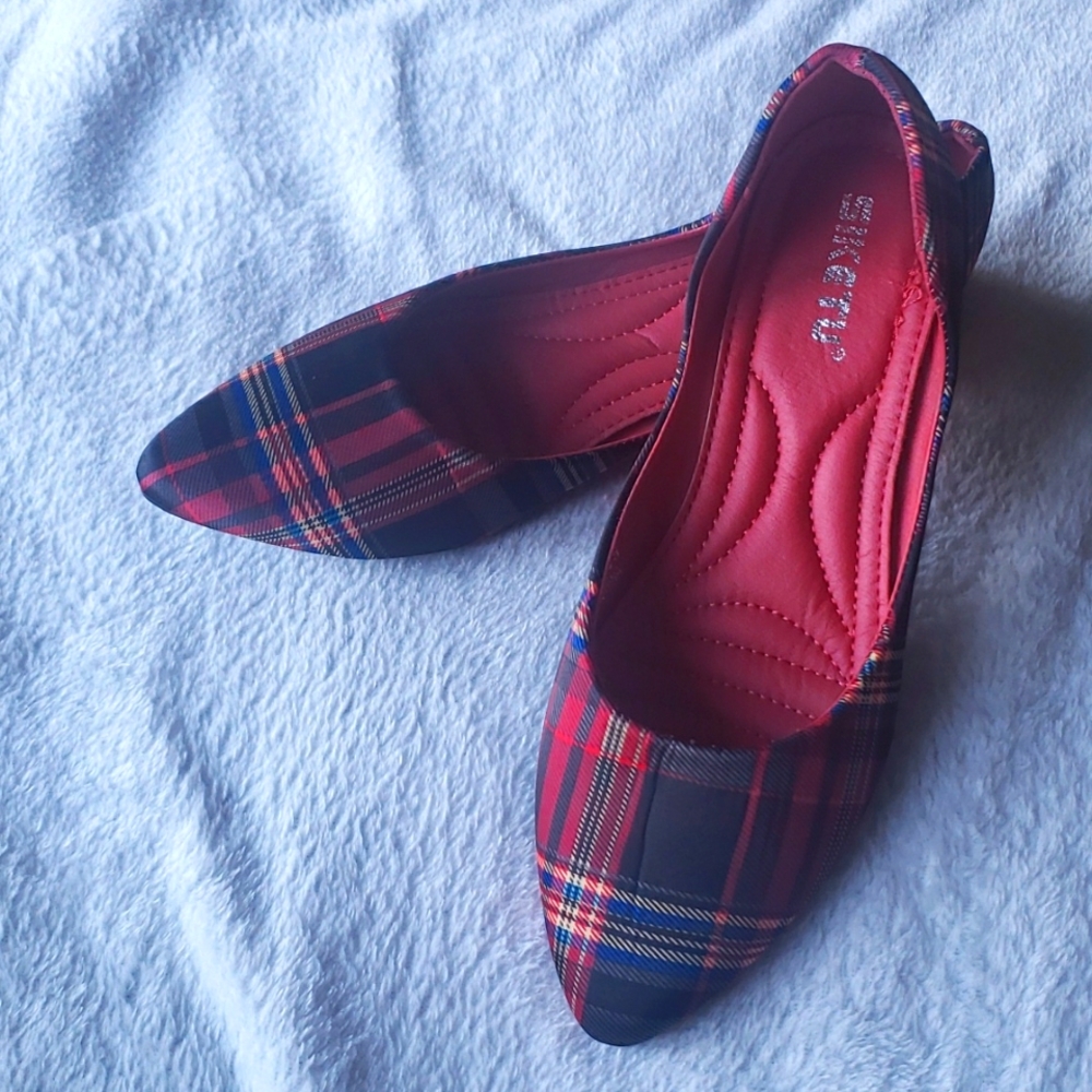 SUPER Cute Plaid Flats